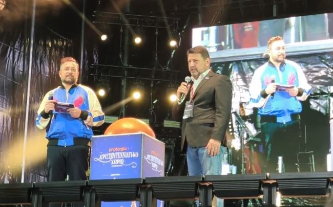 Χριστουγεννιάτικο Χωριό στο Πεδίον του Άρεως: Συγκινημένος ο Νίκος Χαρδαλιάς - "Η σκέψη μας σε όσους είναι μακριά μας"