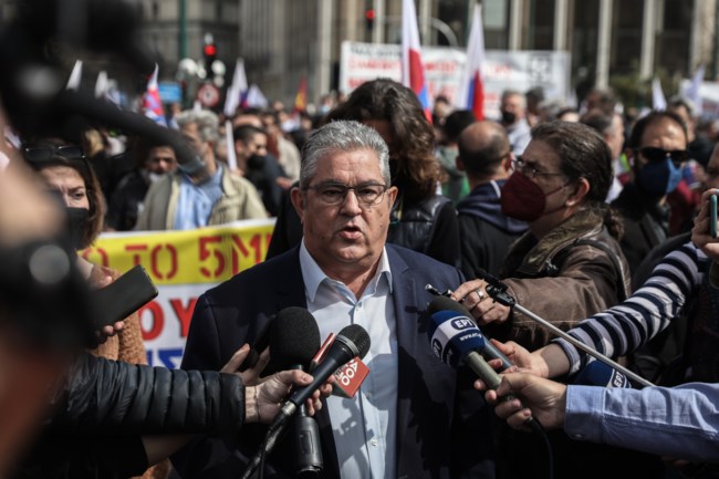 24ωρη απεργία: Σε εξέλιξη οι συγκεντρώσεις ΓΣΕΕ-ΑΔΕΔΥ και ΠΑΜΕ - Πώς κινούνται τα ΜΜΜ - Κλειστοί δρόμοι