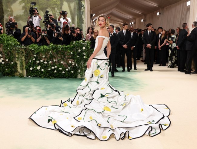 Τζίτζι Χαντίντ Met Gala