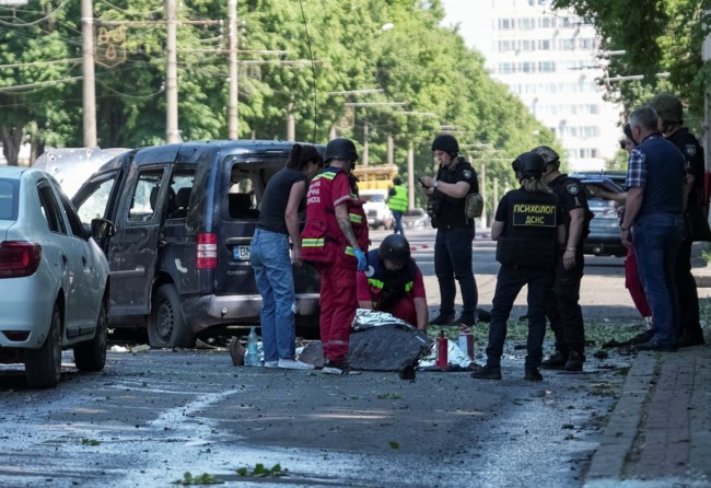 Ουκρανία: Ο Ζελένσκι κατηγορεί τη Μόσχα για εσκεμμένη επίθεση εναντίον αμάχων στο Σούμι - Τρεις νεκροί και 20 τραυματίες