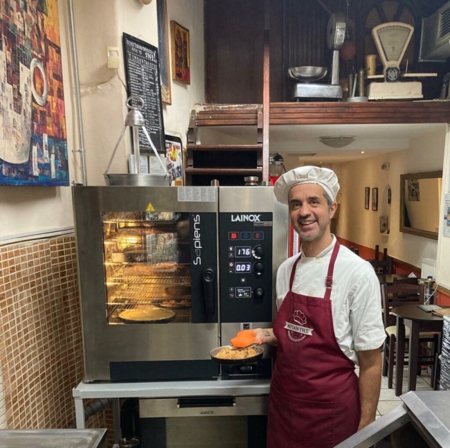 Lockdown στη Θεσσαλονίκη: Η μάχη της... take away μπουγάτσας έβγαλε νικητή