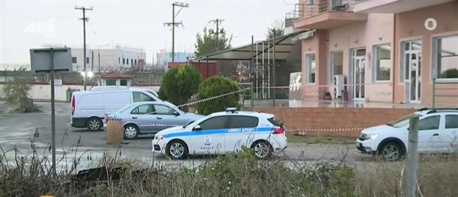 Θεσσαλονίκη: Δέχτηκε σφαίρα στο κεφάλι ο 16χρονος Ρομά που εμβόλισε περιπολικό- Εβαλε βενζίνη και έφυγε χωρίς να πληρώσει