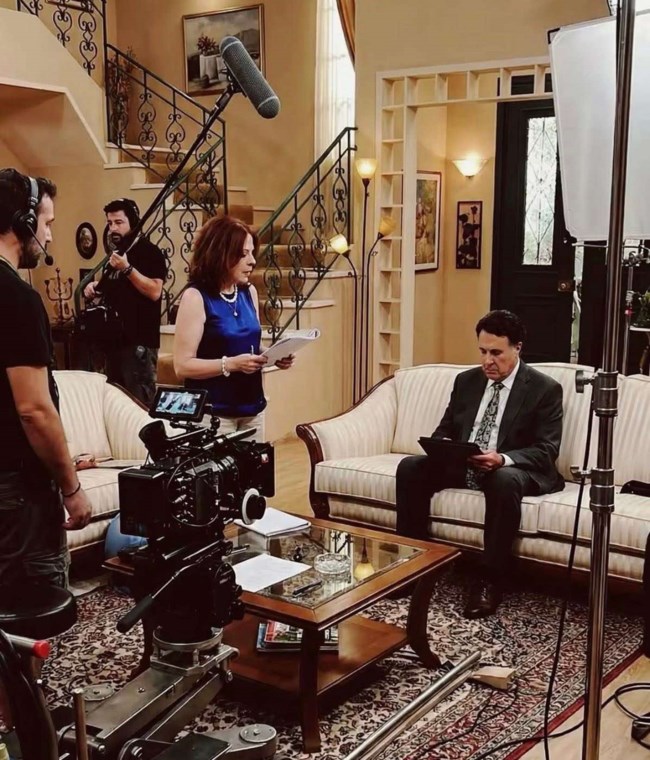 "Κων/νου & Ελένης": Χαμός στα social media με fake φωτογραφίες Ai που ξεσήκωσαν τους φανς της σειράς