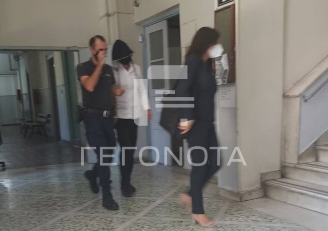 Σκιάθος: "Έχω εξάρτηση από το ιντερνετικό σεξ" λέει ο υποπυραγός - Υποδυόταν τον ανήλικο σε sex forum