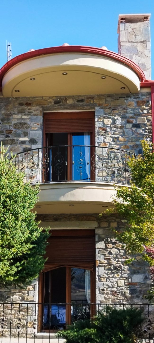 Φλώρινα: Σφραγίστηκε το ξενοδοχείο - Και δεύτερο άτομο στο κάδρο – Ο υπεύθυνος είχε φραστικό επεισόδιο με ελεγκτές [βίντεο]
