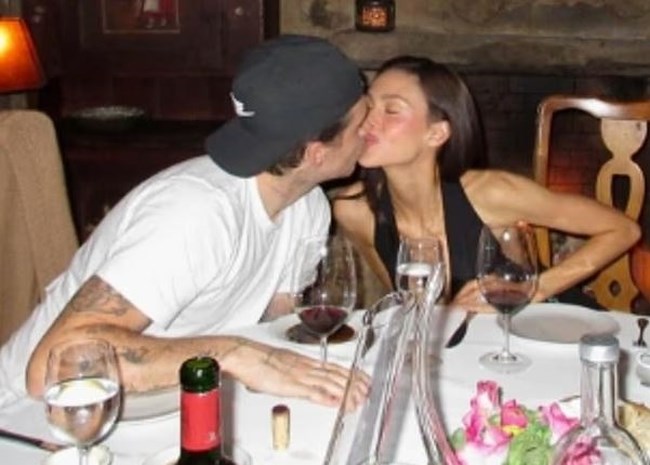 "Προκλητικός" ο Μπρούκλιν Μπέκαμ: Το χλιδάτο δείπνο με τη σύζυγό του- Πίνουν το πιο ακριβό κρασί του κόσμου