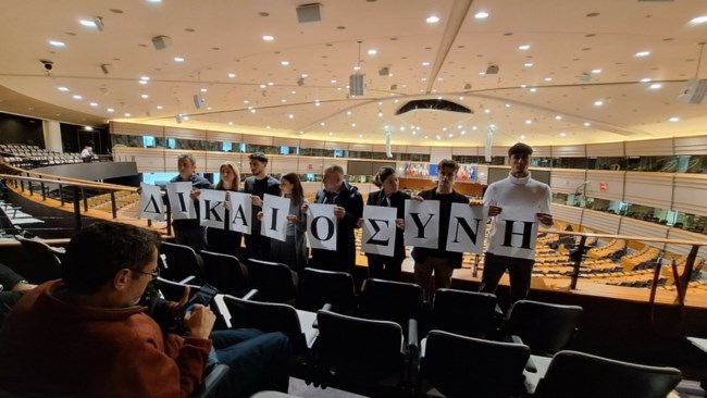 Συγκλόνισε το Ευρωκοινοβούλιο η Μαρία Καρυστιανού: "Τα Τέμπη δεν ήταν δυστύχημα, αλλά ένα έγκλημα με ιθύνοντες" - Τη χειροκροτούσαν όρθιοι