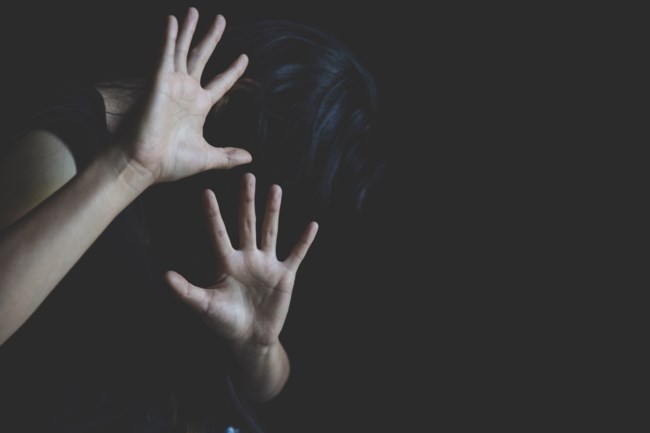 Σπάρτη: Μόλις πριν 4 ημέρες είχε βιάσει για πολλοστή φορά την 9χρονη κόρη του - Τα βίντεο και οι φωτογραφίες που τον "καίνε"