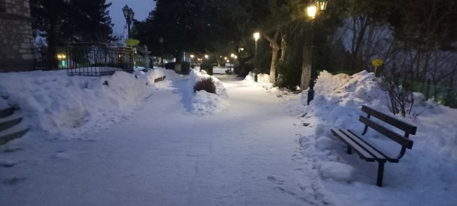 Κακοκαιρία "Φίλιππος": Πάγωσε η λίμνη της Καστοριάς - Χιόνια και στη Θεσσαλία [εικόνες - βίντεο]