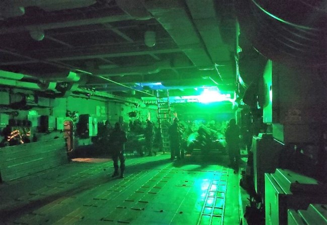 Εικόνες από τη συνεκπαίδευση δυνάμεων Ειδικών Επιχειρήσεων του ΓΕΕΘΑ στον Σαρωνικό