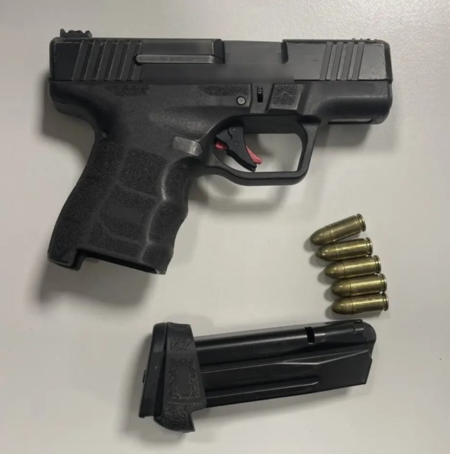 Σύλληψη 36χρονου στο κέντρο της Αθήνας: Επιχείρησε να τραβήξει πιστόλι σε αστυνομικό έλεγχο