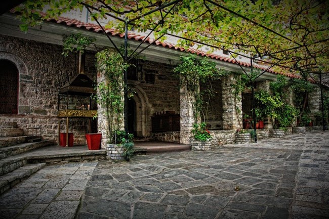 Μονη ντουραχανη