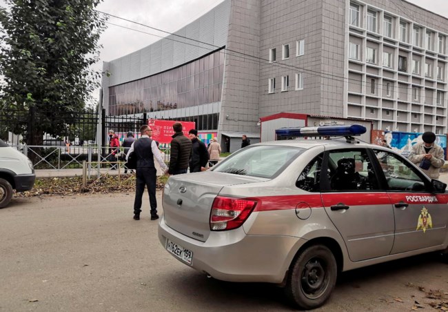 Μακελειό στη Ρωσία: Τουλάχιστον 8 νεκροί από επίθεση ενόπλου σε πανεπιστήμιο - Φοιτητές πηδούν από τα παράθυρα για να σωθούν [βίντεο]