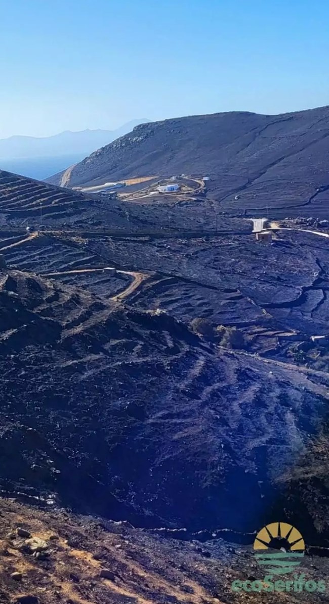 Εικόνες θλίψης στην Σέριφο μετά τη φωτιά: Στάχτη εκατοντάδες στρέμματα, οι φλόγες έσβησαν στη θάλασσα [εικόνες]