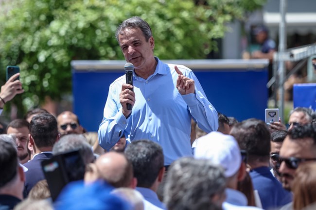 Ο Μητσοτάκης ετοιμάζει "δομικό" ανασχηματισμό από Δευτέρα: Ποιοι μπαίνουν στην κυβέρνηση και ποιοι κάθονται στον "πάγκο"