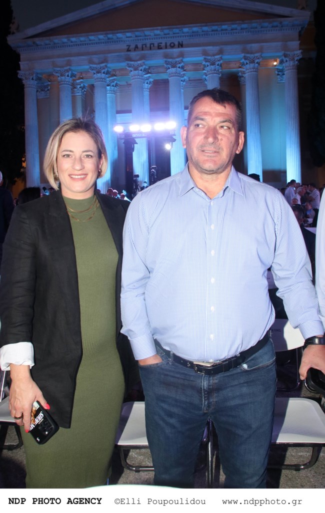 Έγκυος η Αφροδίτη Σκαφίδα: Το πέμπτο του παιδί θα αποκτήσει ο Πύρρος Δήμας