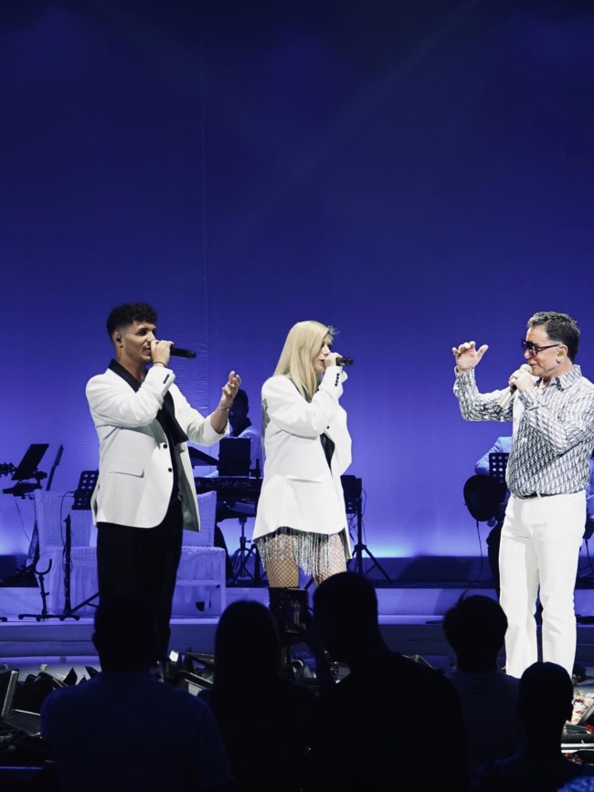 Γιώργος Μαζωνάκης: Τι αναφέρει η μήνυση του 21χρονου - "Με φίλησε στον λαιμό και με ρώτησε 'δεν θα αγαπηθούμε;'"