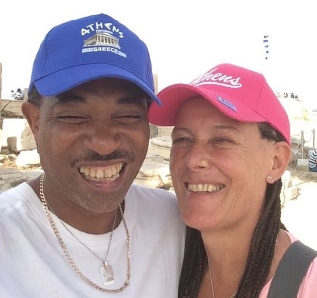 Απίστευτο: Επί επτά χρόνια παρίστανε θρυλικό παίκτη της Μάντσεστερ στη Ζάκυνθο - Κορόιδευε και τη γυναίκα του