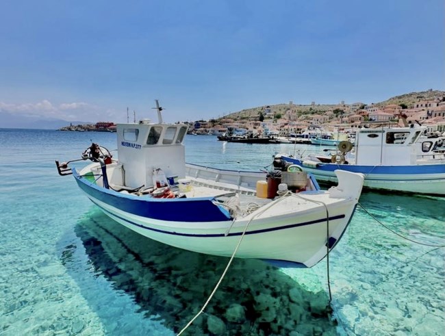 Αυτά τα τέσσερα μικρά νησιά "βουλιάζουν" από τουρίστες - Ρεκόρ στις κρατήσεις μέχρι και για το 2024