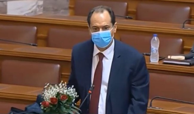 Βουλή: Σκληρή κόντρα για την ανθοδέσμη του Σπίρτζη - "Ο λαϊκισμός αφθονεί", η απάντηση Χρυσοχοΐδη [Εικόνες-Βίντεο]