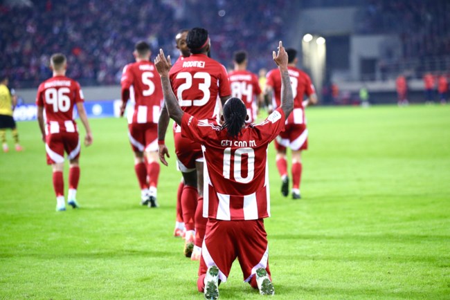 Superleague: Ο Ολυμπιακός μετέτρεψε το ντέρμπι με την ΑΕΚ σε περίπατο - 4-1 με "εκτελεστή" Ελ Κααμπί [βίντεο]