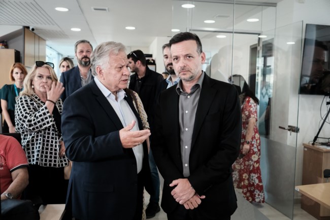 Δήμος Αθηναίων: Πρόγραμμα "Γερνάω έξυπνα" με έξυπνα ρολόγια - "70 ευάλωτοι συμπολίτες μας θα αποκτήσουν φύλακα άγγελο"