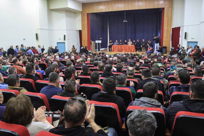 Αγρότες: Κλείνουν τις εθνικές οδούς, κατεβαίνουν με τα τρακτέρ στην Αθήνα - Οι αποφάσεις στη σύσκεψη της Λάρισας