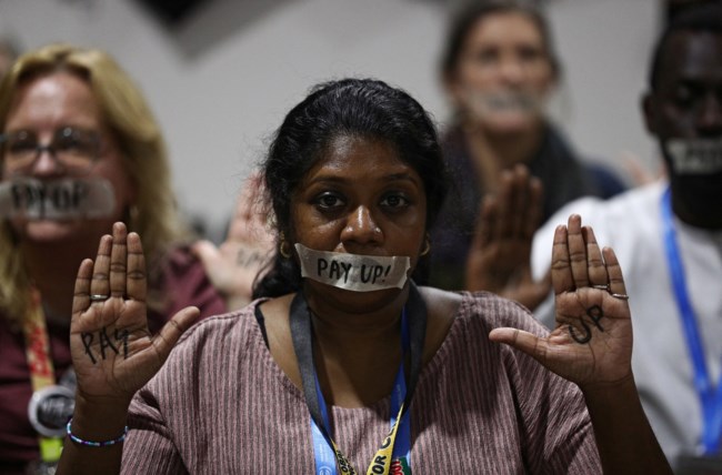 COP29: Σκηνές χάους στις συνομιλίες για το κλίμα - Αποχώρησαν δεκάδες αντιπρόσωποι [εικόνες]