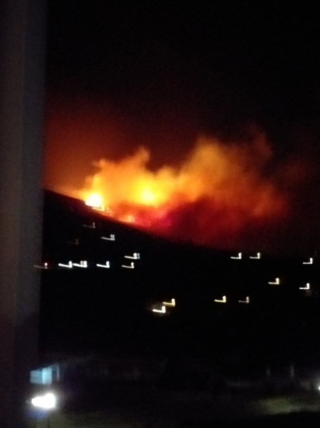 Μάχη με τη φωτιά στην Τήνο - Ενισχύθηκαν οι πυροσβεστικές δυνάμεις από Αθήνα, Ανδρο και Σύρο