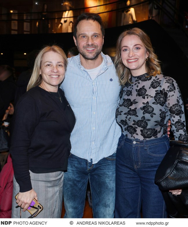 "Μαύρη Γαλότσα": Λαμπερές εμφανίσεις στην παρουσίαση της οικογενειακής κωμωδίας