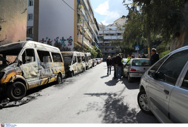 Βίντεο ντοκουμέντο από την εμπρηστική επίθεση στου Ζωγράφου με ορμητήριο την Πανεπιστημιούπολη- Τρόμος για τους κατοίκους