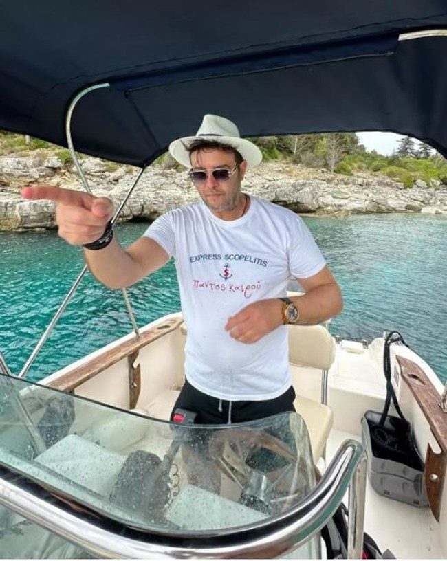 ΛΑΜΠΗΣ ΛΙΒΙΕΡΑΤΟΣ