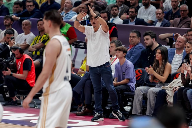 Δέσποινα Γιαννακοπούλου: Με νέο look στο Βερολίνο η κούκλα κόρη του Δημήτρη Γιαννακόπουλου - Οι τρελοί πανηγυρισμοί