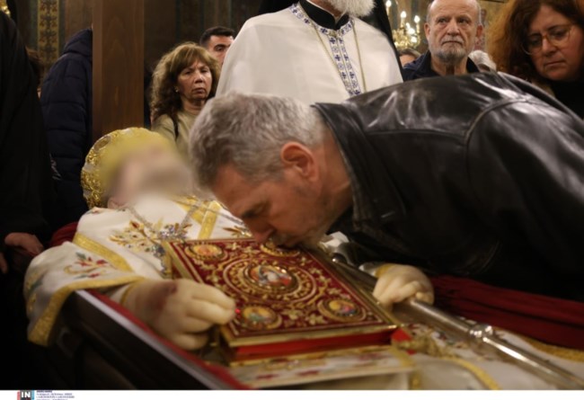 ΜΗΤΡΟΠΟΛΙΤΗΣ ΑΝΘΙΜΟΣ ΛΑΙΚΟ ΠΡΟΣΚΥΝΗΜΑ