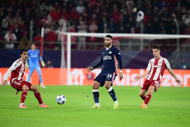 ΟΛΥΜΠΙΑΚΟΣ ΑΪΝΤΧΟΦΕΝ CHAMPIONS LEAGUE