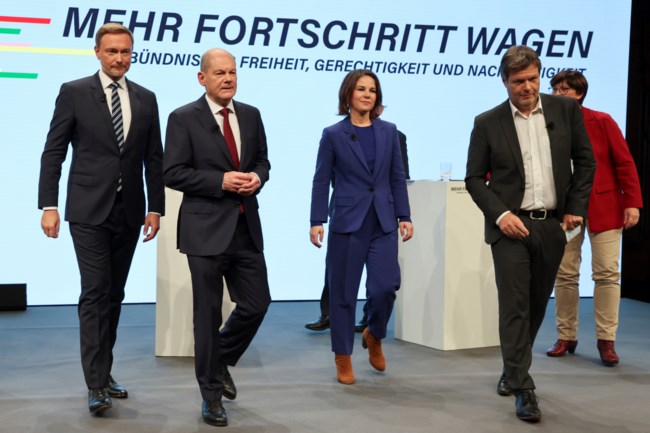 Γερμανία: "Ο φωτεινός σηματοδότης είναι πραγματικότητα" - Πώς μοιράζονται τα κρίσιμα υπουργεία - Η συμφωνία 177 σελίδων