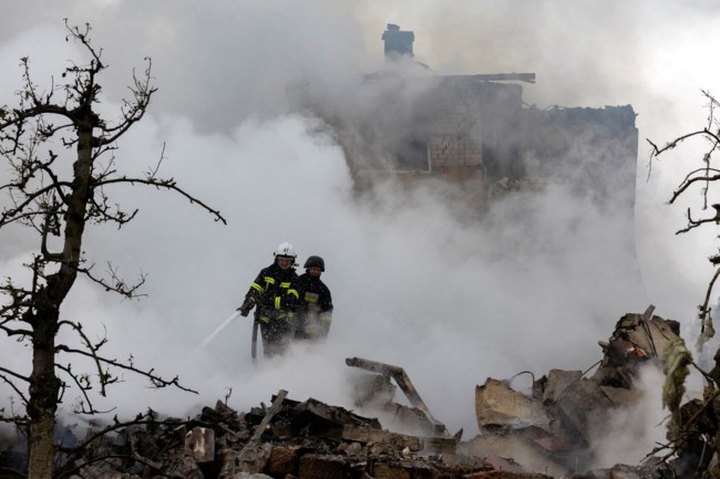 Τρίτη συνεχόμενη νύχτα σφοδρών αεροπορικών επιδρομών της Ρωσίας στην Ουκρανία - Εκρήξεις σε Κίεβο και Χάρκοβο