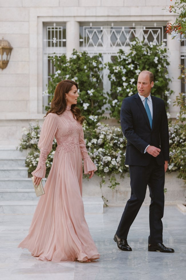 Η royal σεμνότητα της Κέιτ Μίντλετον: Τα έξυπνα fashion tricks που χρησιμοποιεί για να είναι πάντα εντός πρωτοκόλλου
