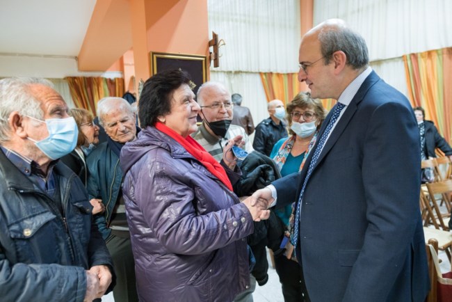 Κωστής Χατζηδάκης με συνταξιούχους