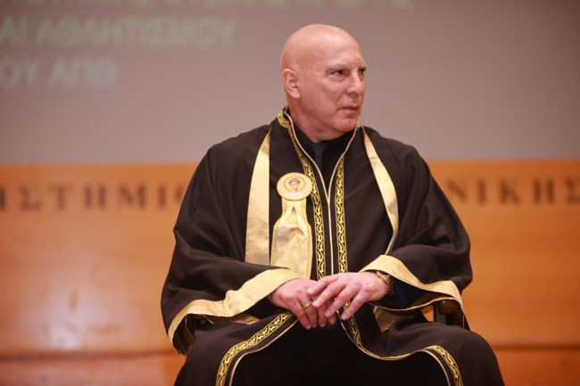 Ο Νίκος Γκάλης αναγορεύθηκε επίτιμος διδάκτωρ στο ΑΠΘ [Εικόνες]