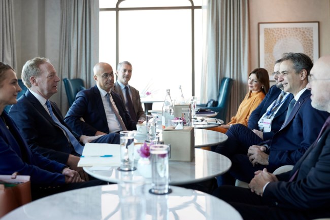 Συνάντηση Μητσοτάκη με τον πρόεδρο της Microsoft - Συζήτησαν για επενδύσεις στην Ελλάδα και τεχνητή νοημοσύνη