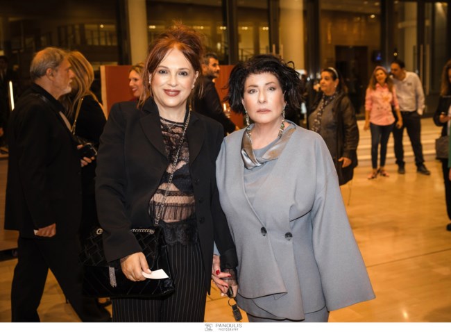 Ελένη Ράντου: Εντυπωσιακή στα Θεατρικά Βραβεία Κοινού- Με σιθρού δημιουργία