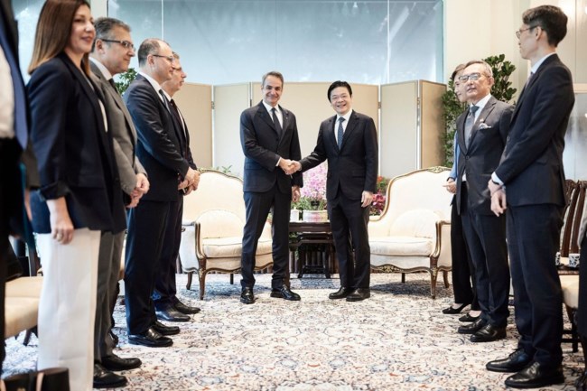 Συνάντηση Μητσοτάκη με τον πρωθυπουργό και τον πρόεδρο της Σιγκαπούρης - Για τουρισμό, ναυτιλία, άμυνα και εξαγωγές