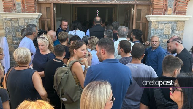 Κατέρρευσε η αδελφή του Αντώνη που δολοφονήθηκε από το πλήρωμα του Blue Horizon: Συγκλονίζουν οι επικήδειοι