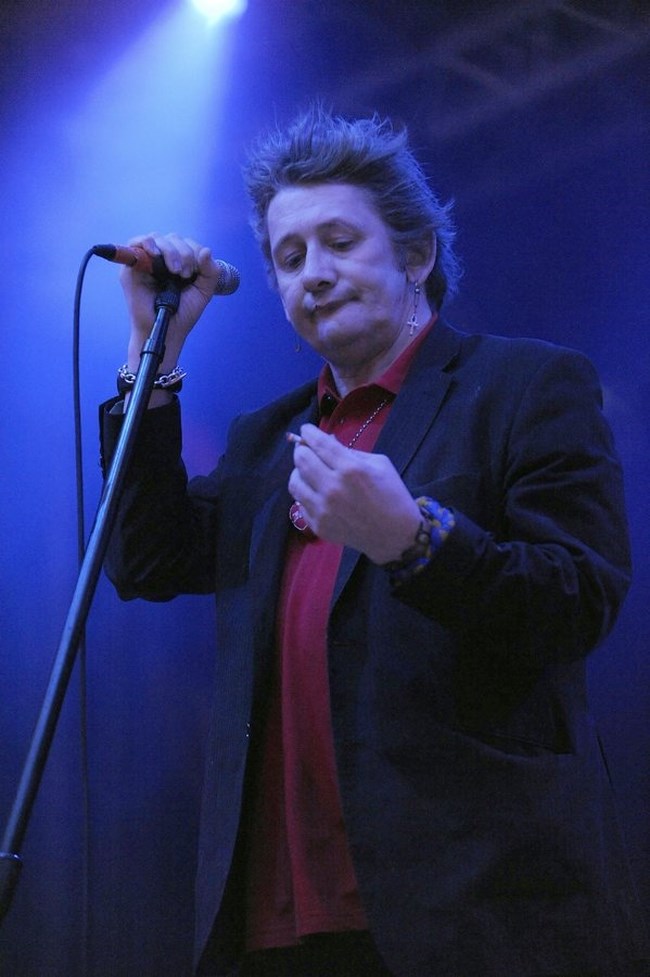 Πέθανε στα 65 του ο Σέιν ΜακΓκόουαν - Τραγουδιστής του πανκ συγκροτήματος "The Pogues"