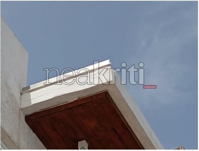 Ηράκλειο: Αποκολλήθηκε γυάλινο μπαλκόνι και έπεσε πάνω σε τουρίστα - Σε κρίσιμη κατάσταση στη ΜΕΘ ο 48χρονος [Eικόνες]