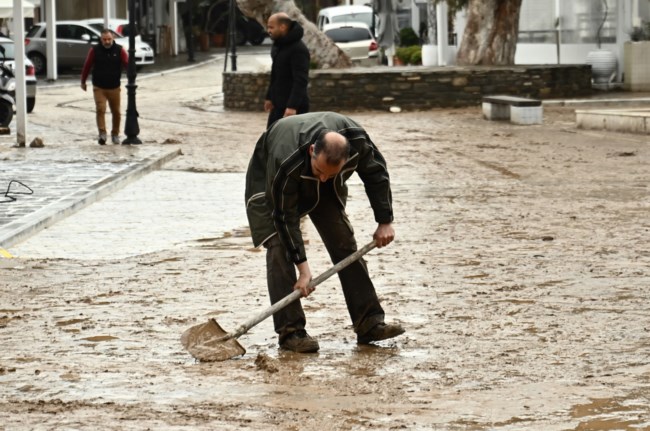ΠΑΡΟΣ ΚΑΚΟΚΑΙΡΙΑ