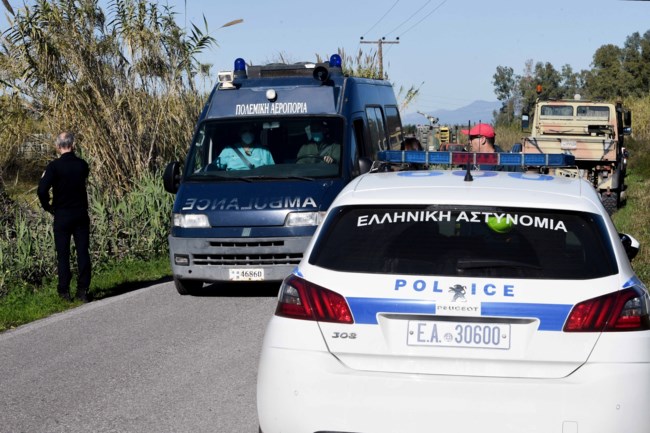 Καλαμάτα: Θρήνος για τον 40χρονο επισμηναγό Επαμεινώνδα Κωστέα - Τα σενάρια της πτώσης του αεροπλάνου