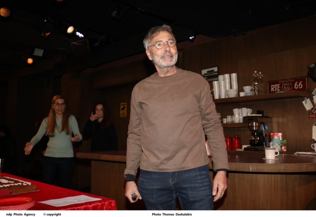 Θοδωρής Αθερίδης: Χαμογελαστός στην πρώτη εμφάνιση μετά τον χωρισμό του από την Καρύδη