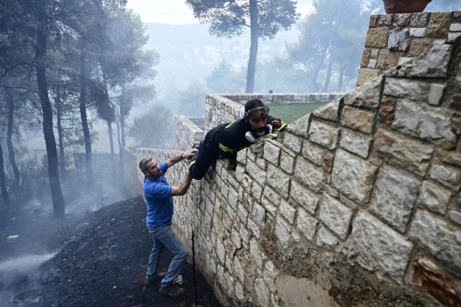 Φωτιά Σταμάτα